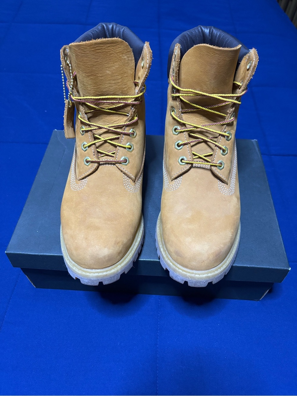Men’s Wheat Timberland 6-Inch Boots Size 8.5